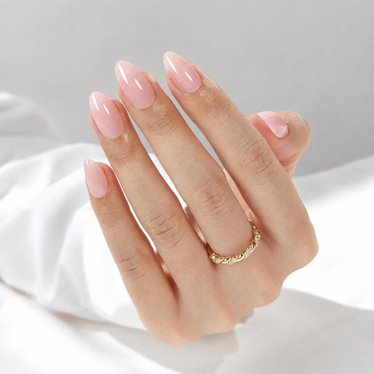 Rosé — almond, short